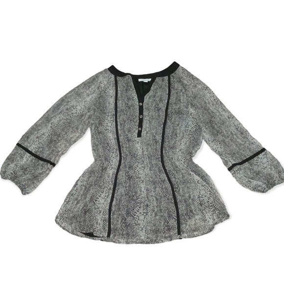 Calvin Klein 3/4 Sleeve Snake print Top - Size S - Picture 6 of 6